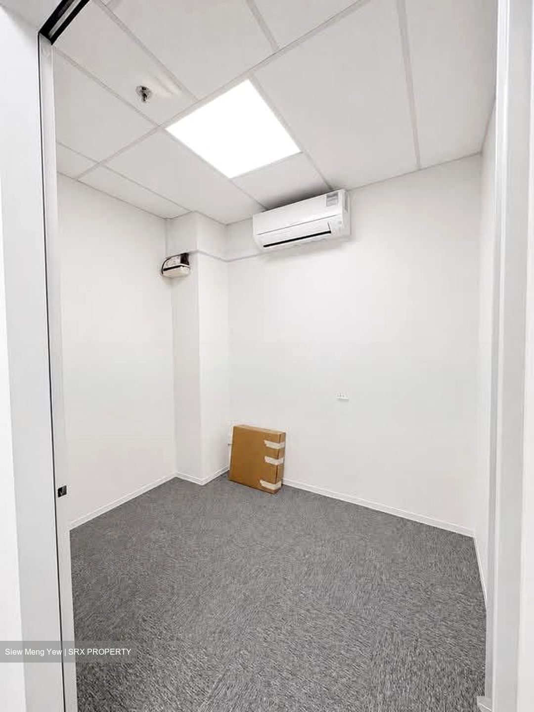International Plaza (D2), Office #592351511